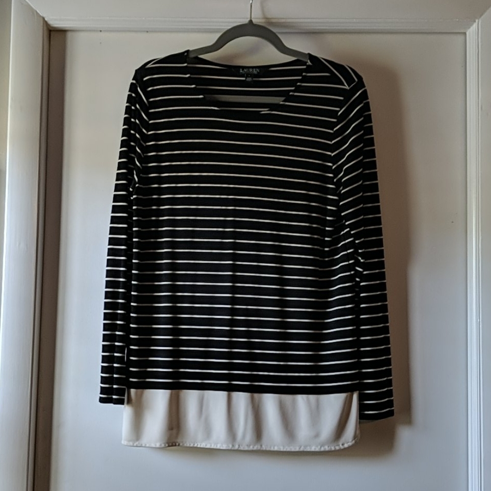Lauren blouse, polyester easy wash and wear